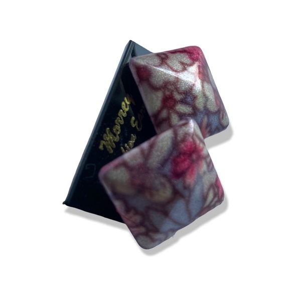 Floral Stud Earrings - Picture 3 of 4